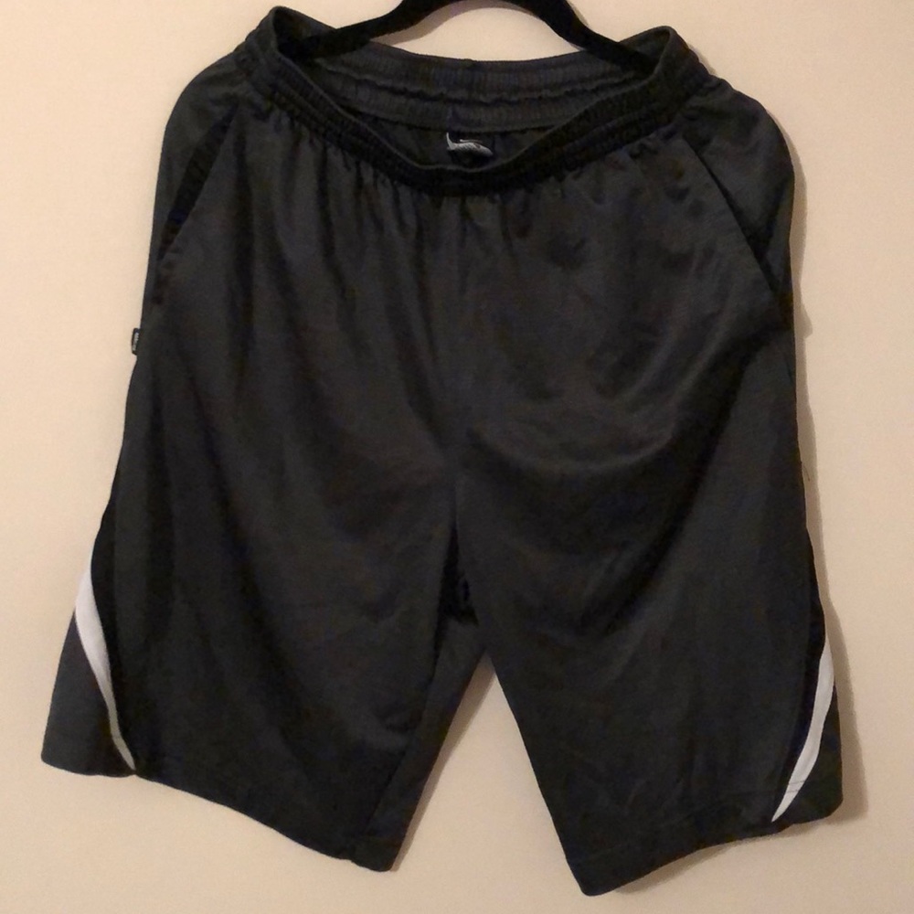 Men’s Nike Charcoal Basketball Shorts Size Medium